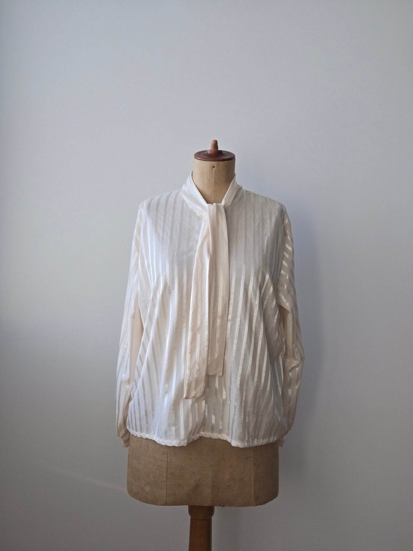 Bluse mit Schleife