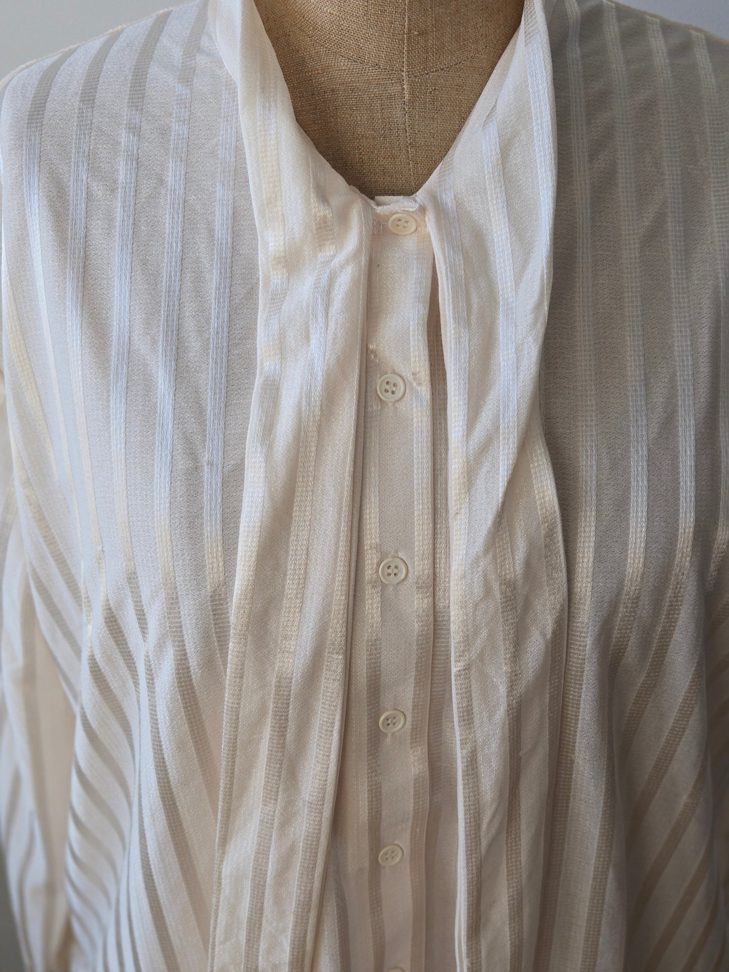 Bluse mit Schleife