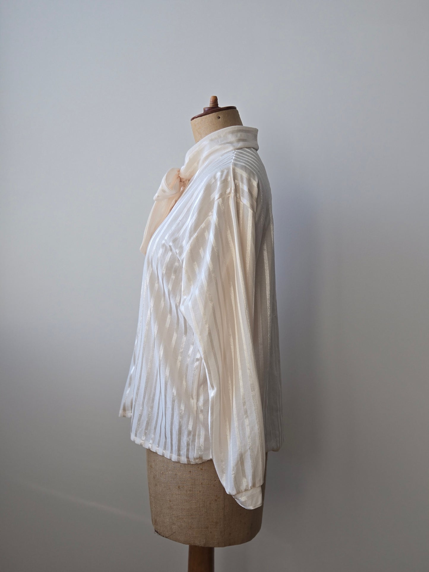 Bluse mit Schleife